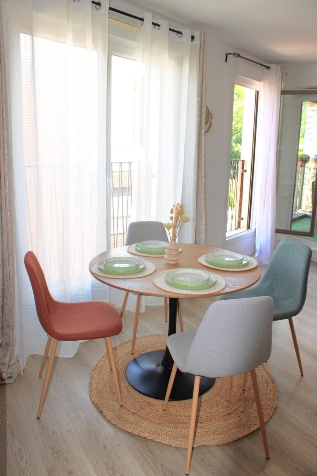 Appartement Elegant Et Lumineux Romainville Exteriör bild